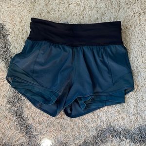 Lululemon hottie hot Shorts size 4